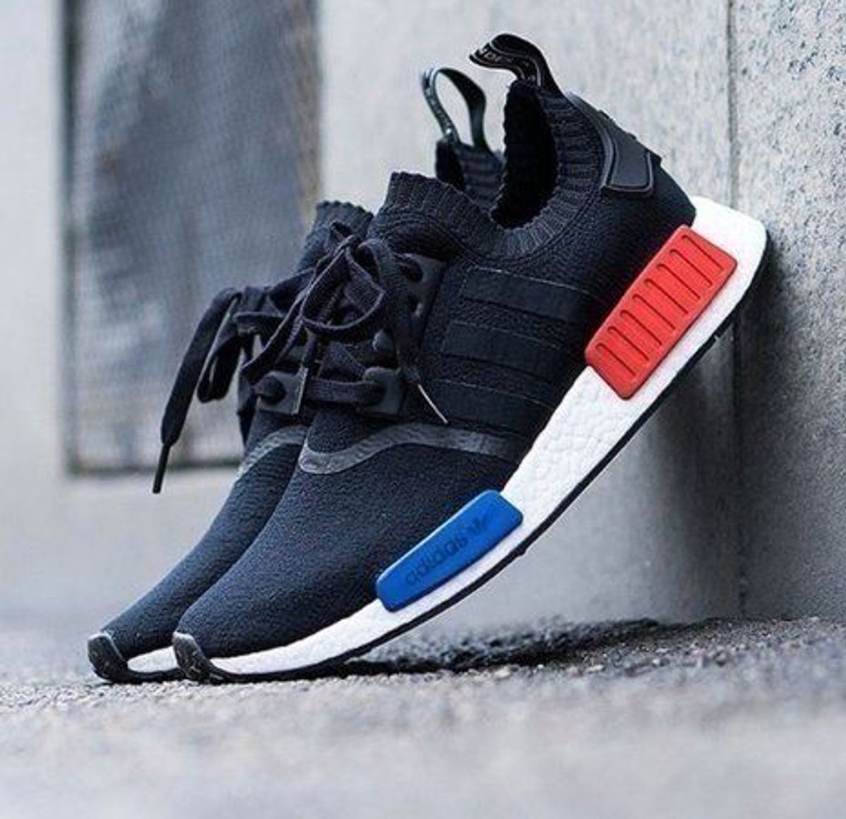 Nmd preto best sale e azul