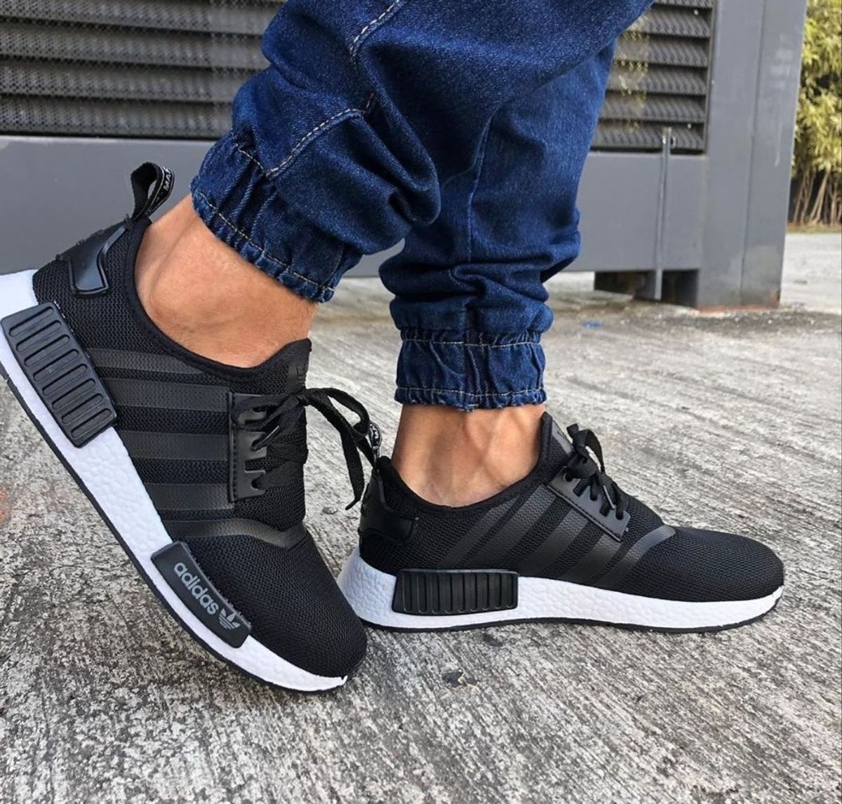 tenis nmd preto e branco