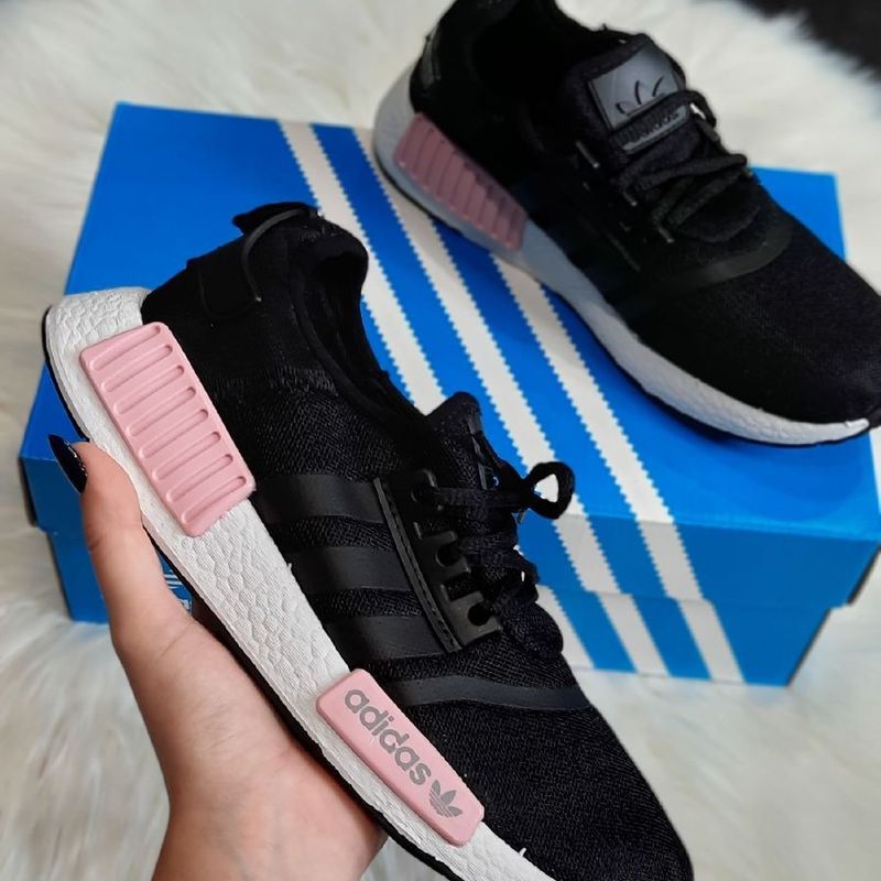 Tenis adidas nmd preto e fashion rosa