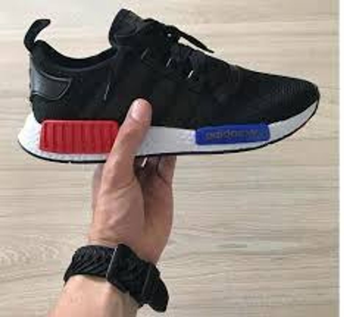 nmd preto e vermelho