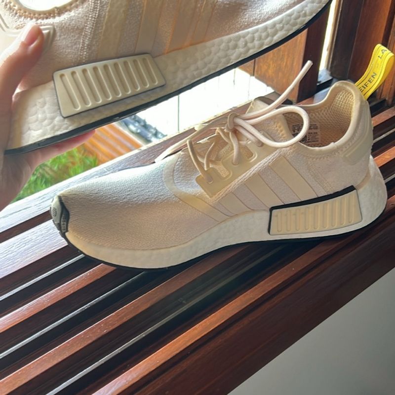 adidas gazelle silver green womens Adidas Nmd R1 Halo Blush – bei HYPENEEDZ kaufen