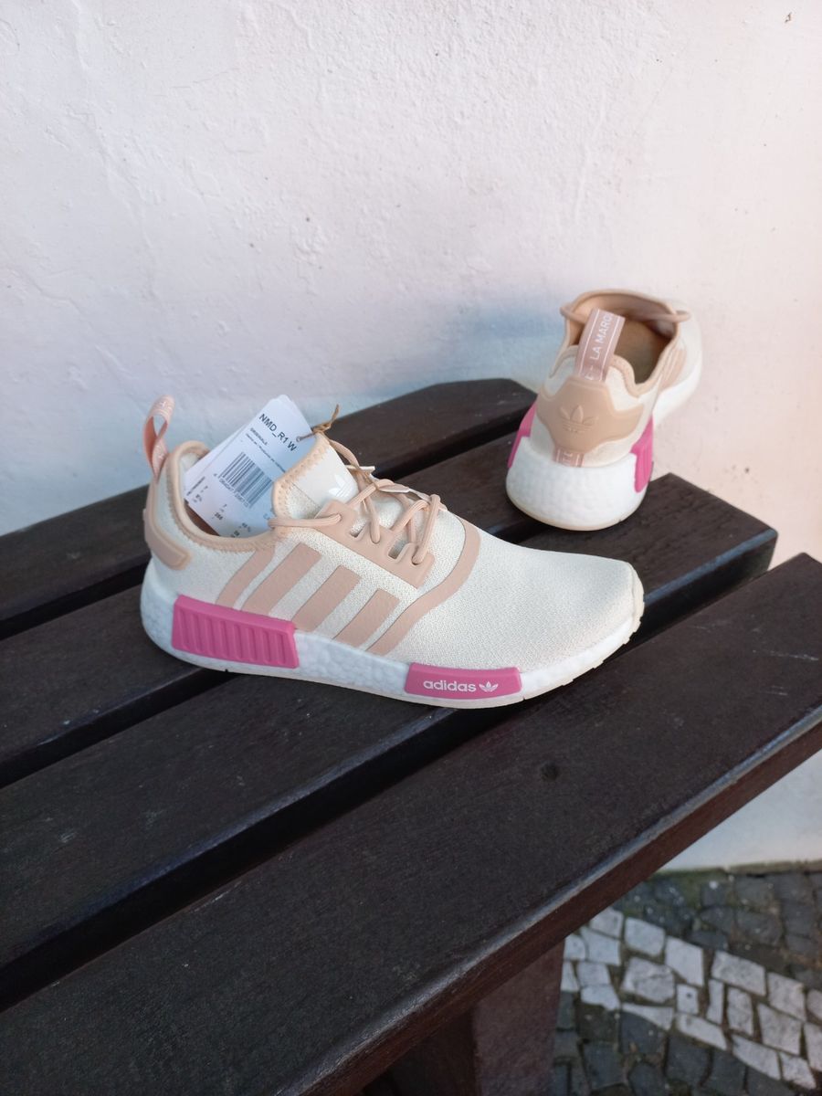 Tenis Feminino ADIDAS Nmd R1 Esportivo Lançamento - Desconto no Preço