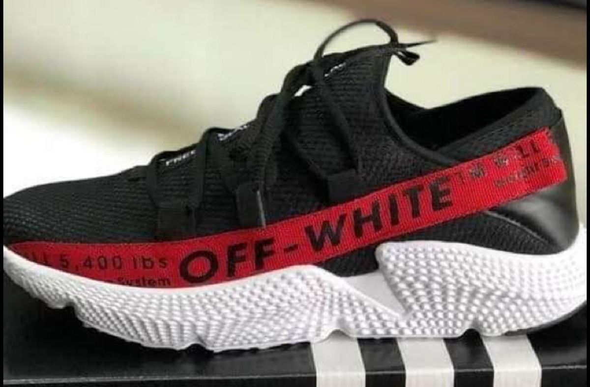 tenis off white preto