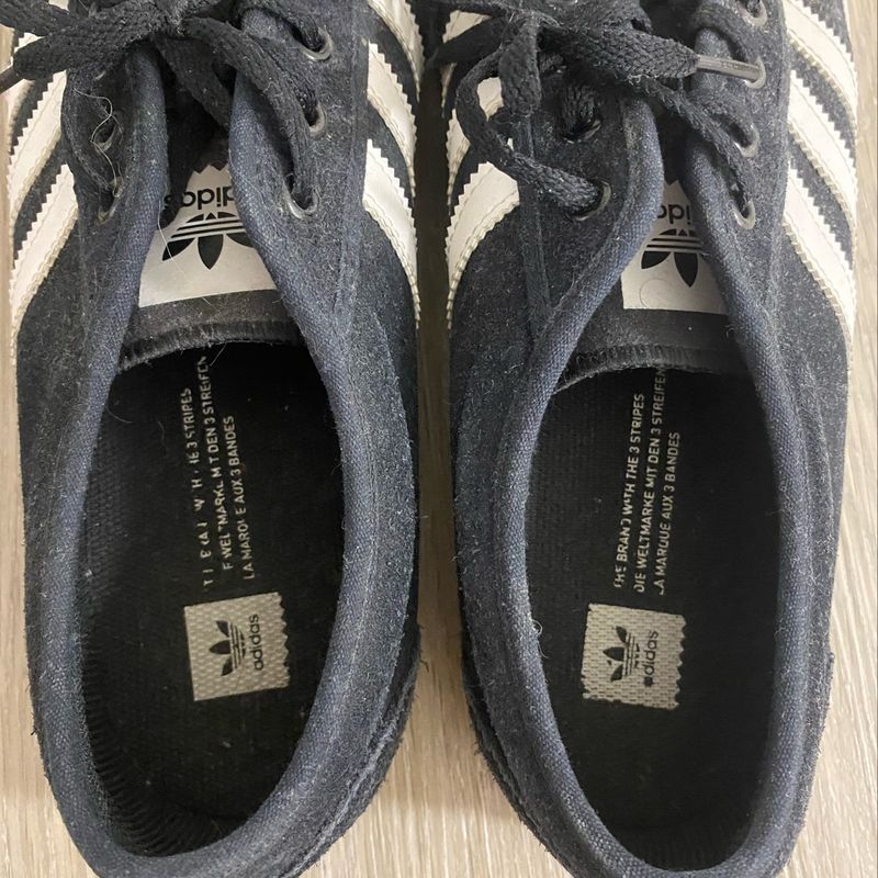 Tenis adidas the brand with the 3 stripes hot sale