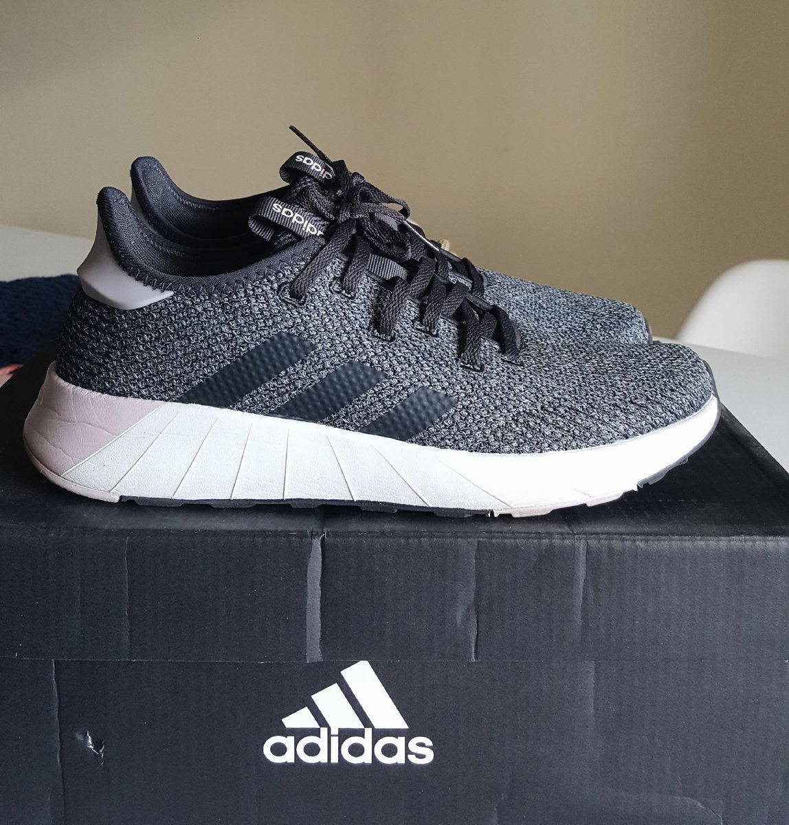 tênis adidas questar x byd feminino