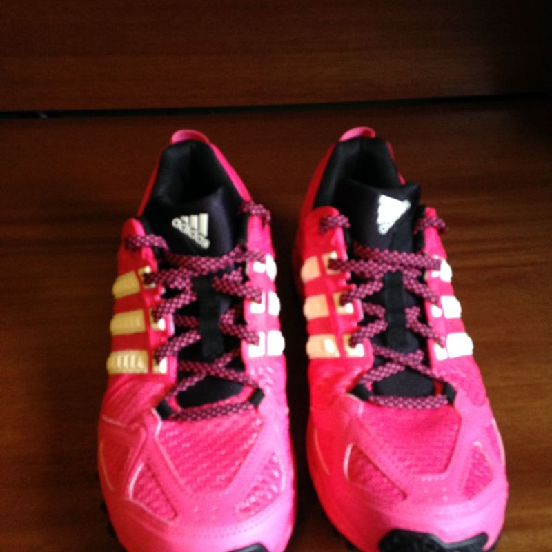 Tenis adidas run hot sale strong feminino preço