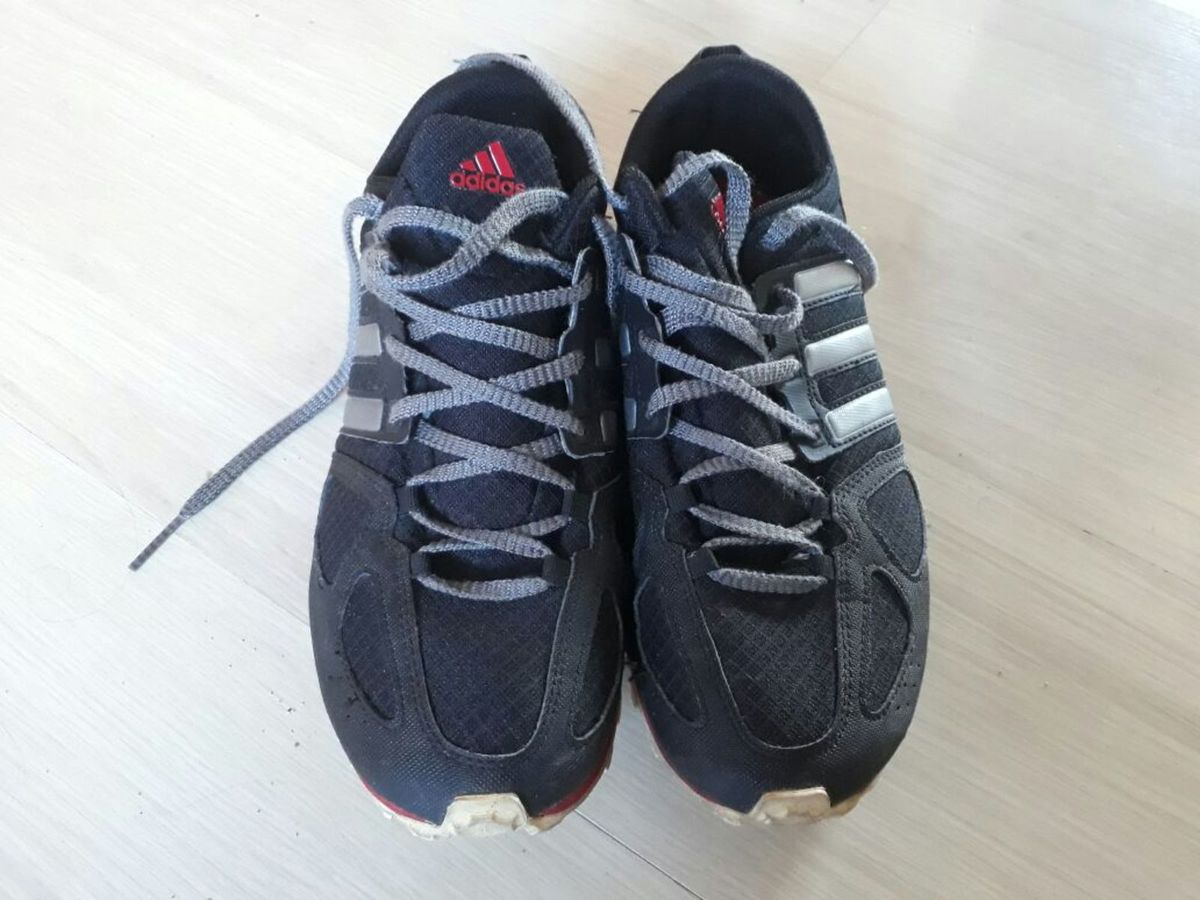 tenis adidas run strong