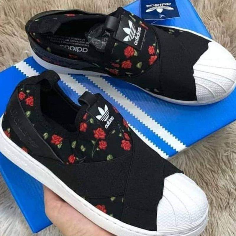 Adidas slip 2025 on floral