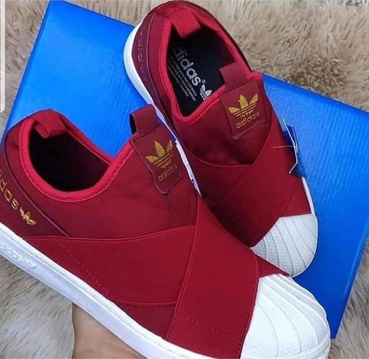 slip on adidas vermelho