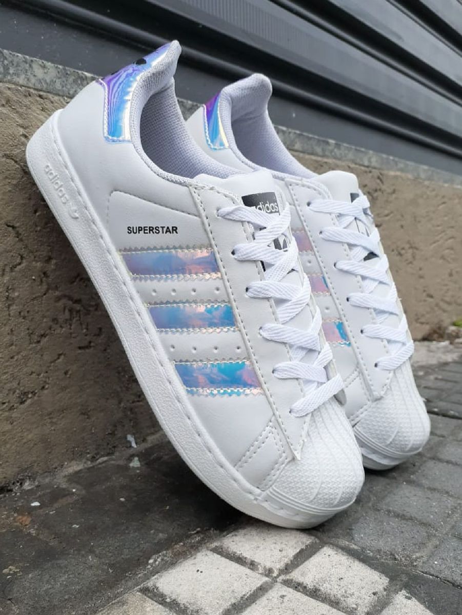 tênis adidas holográfico