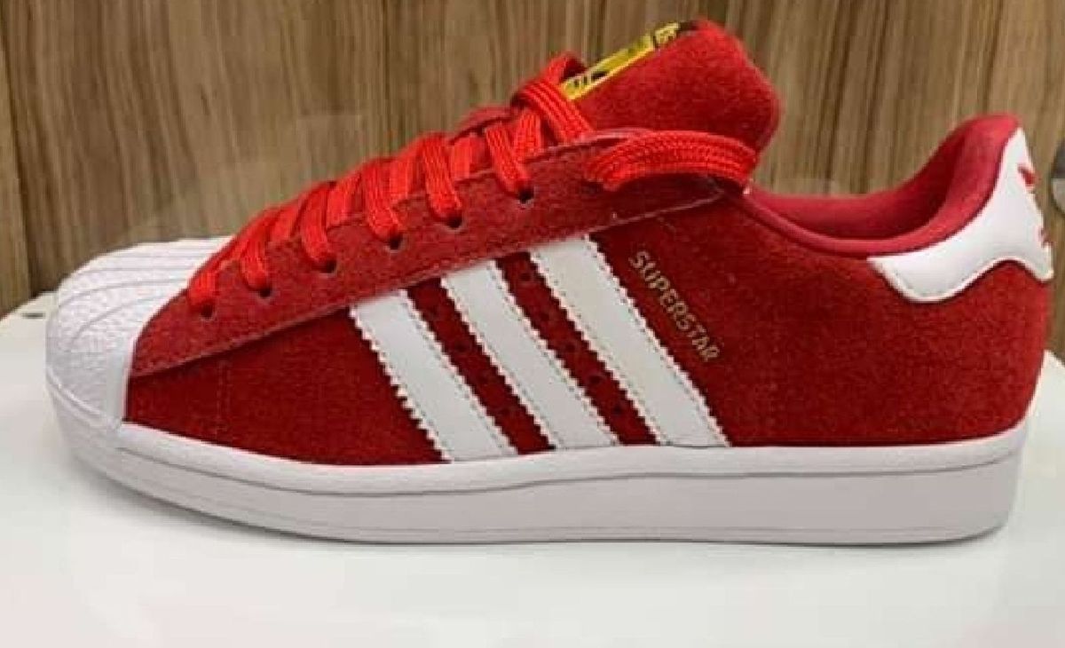 tênis da adidas vermelho