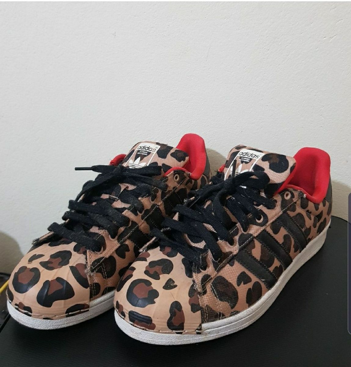 tenis adidas animal print