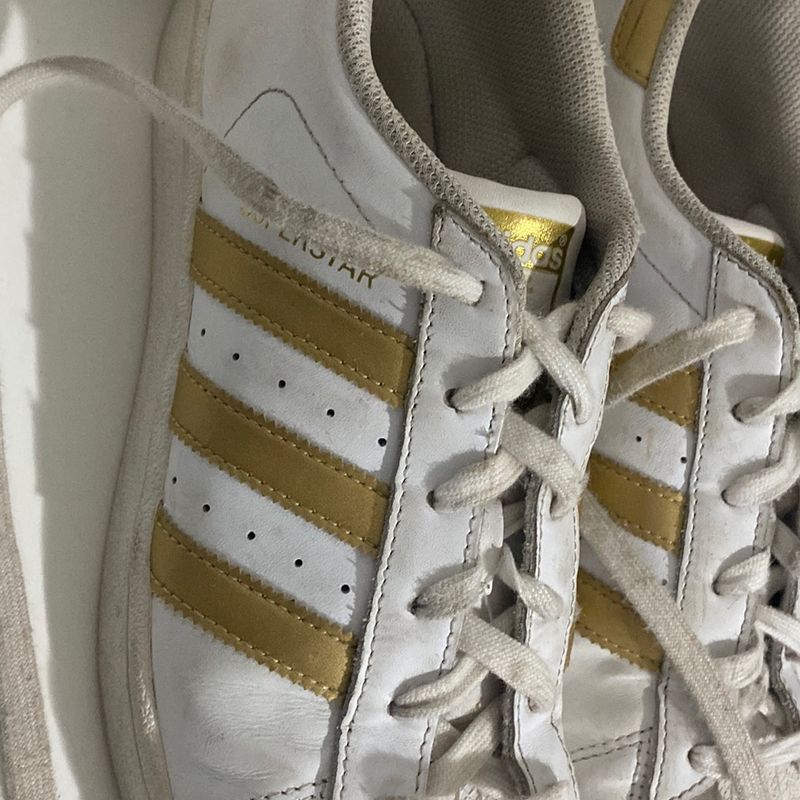 Tênis Superstar Adidas - Branco/Dourado