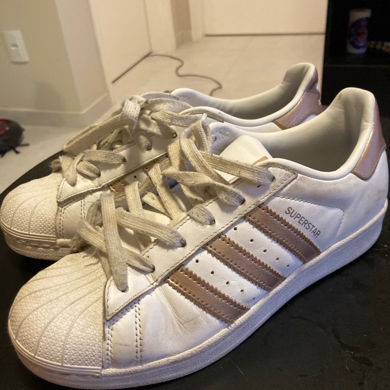 Adidas superstar branco com 2024 dourado