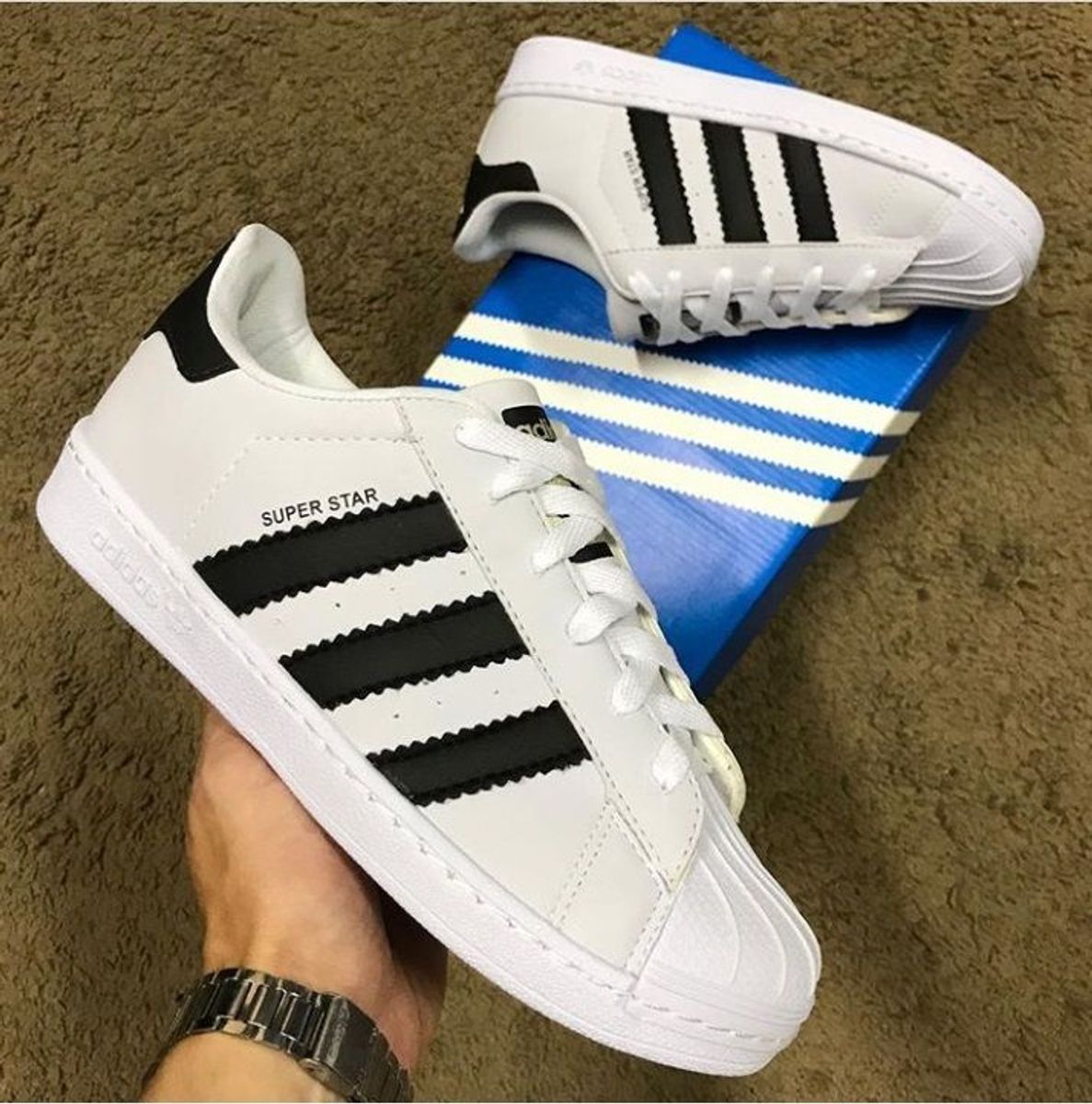 Tenis Adidas superstar branco - compre online, ótimos preços