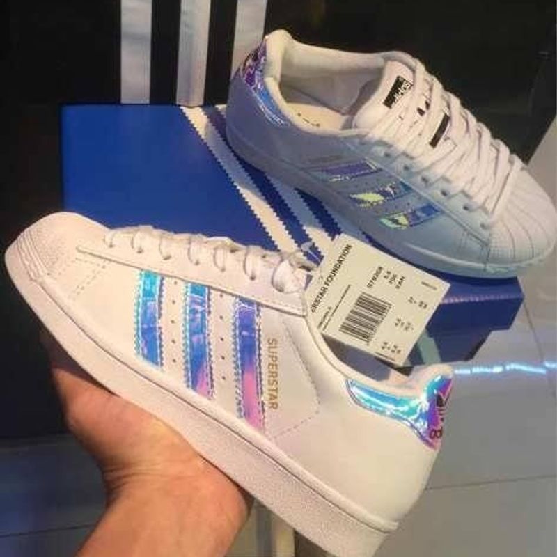 Tenis adidas sale feminino holográfico