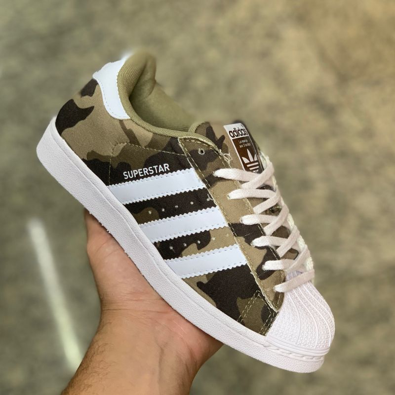 Tenis adidas sales camuflado superstar