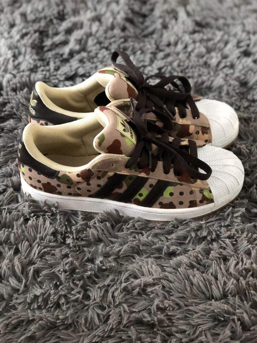 tenis adidas camuflado superstar