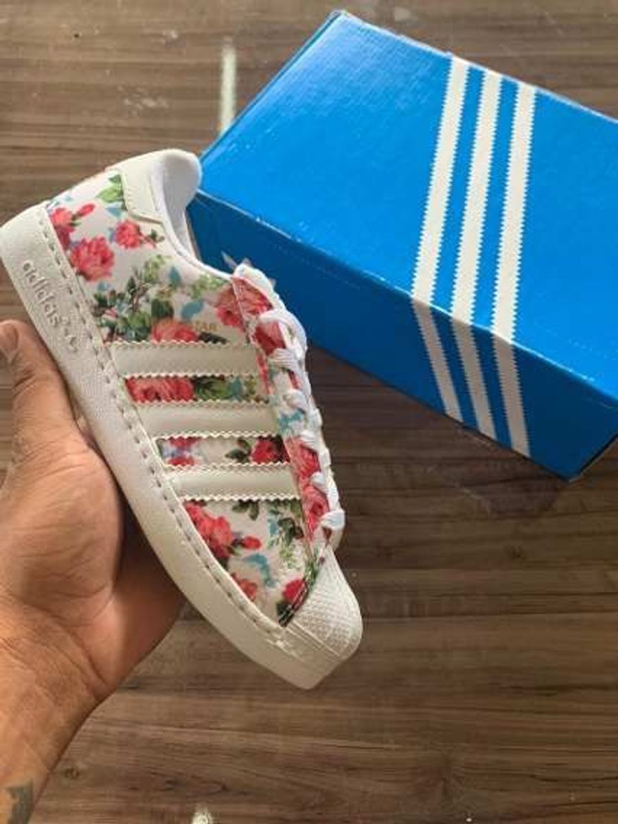 Tênis Adidas Feminino/ Superstar Adidas Florido