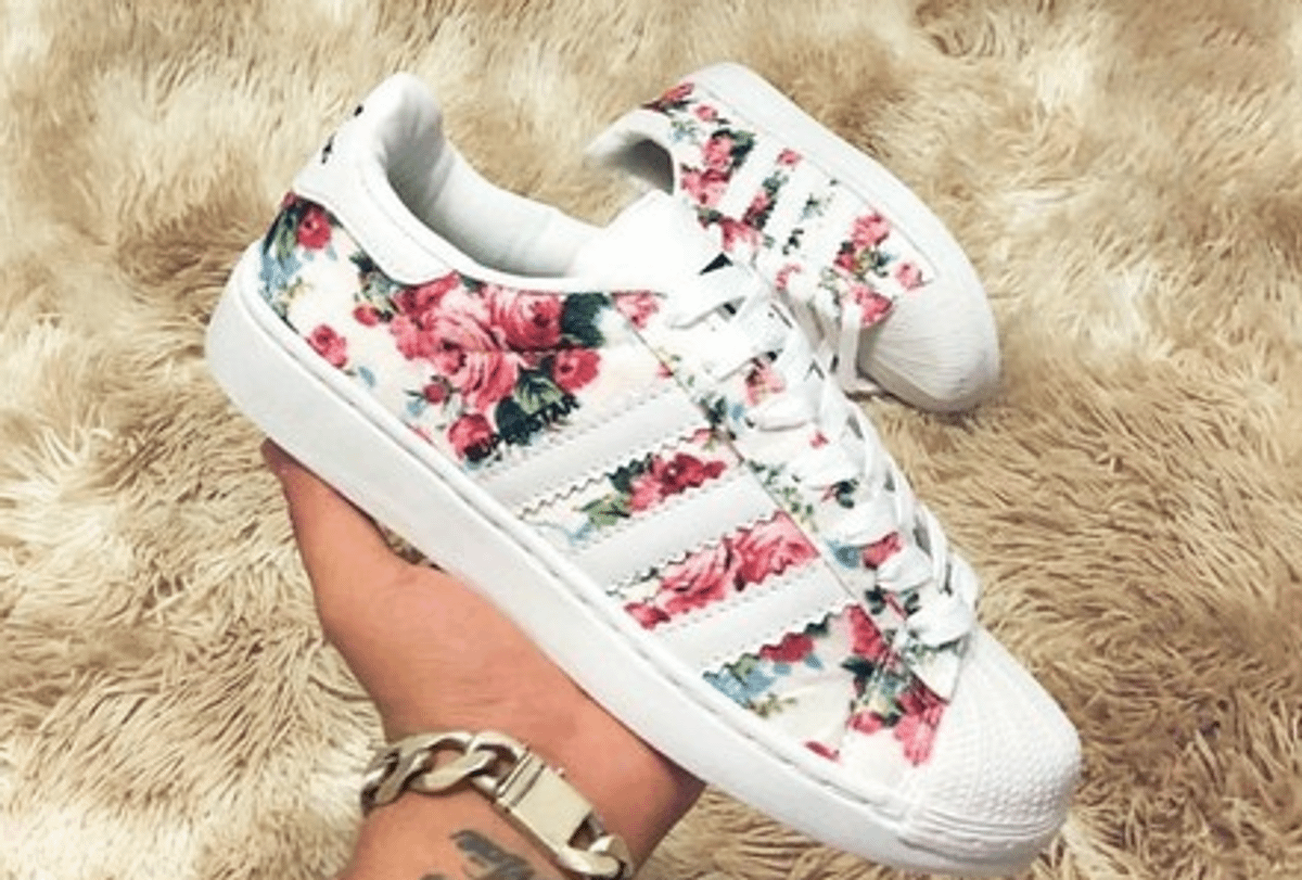 adidas superstar feminino floral