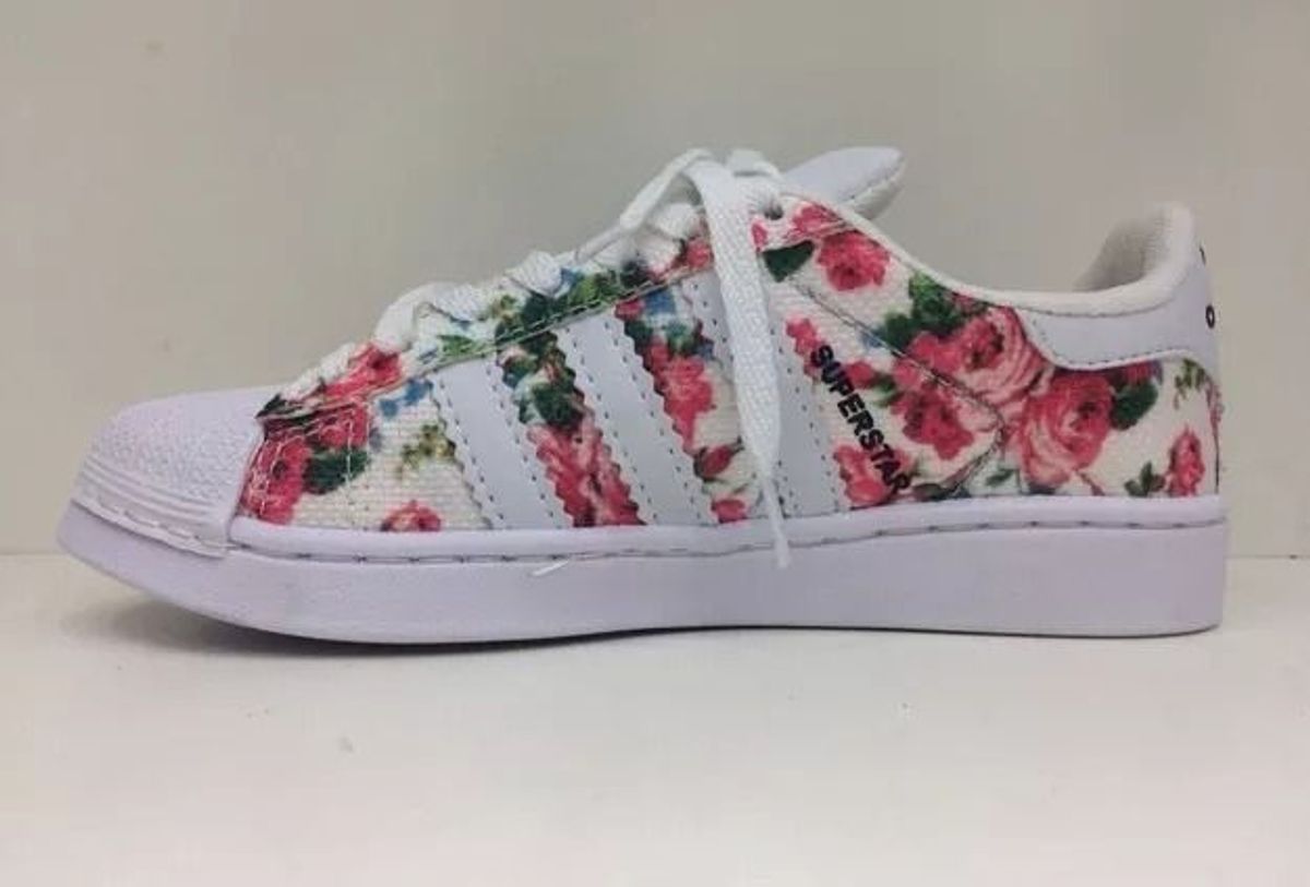 tenis adidas floral feminino