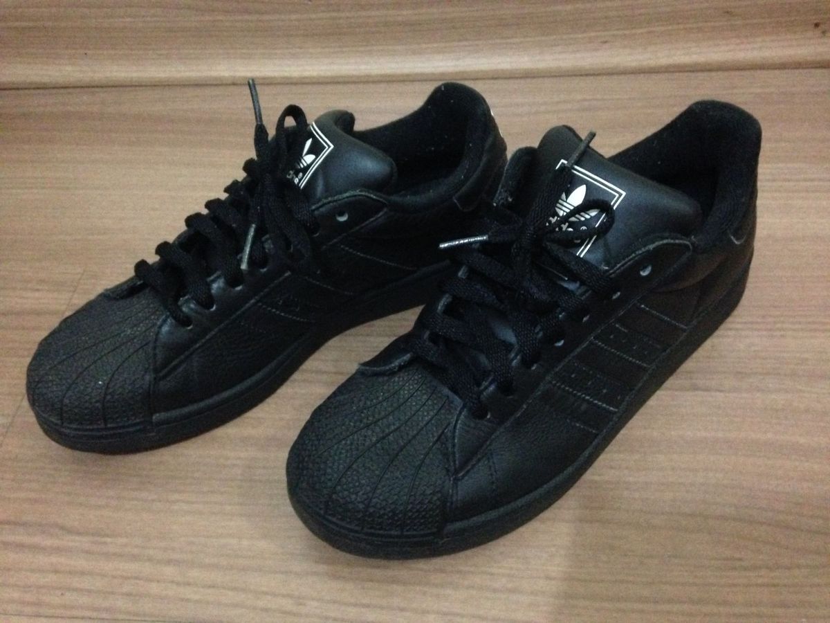 tenis adidas preto couro