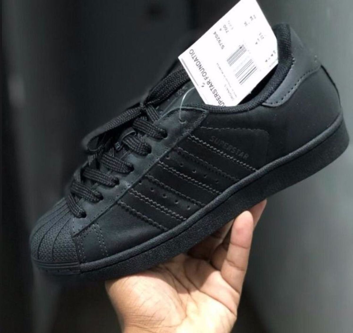 tenis superstar preto feminino