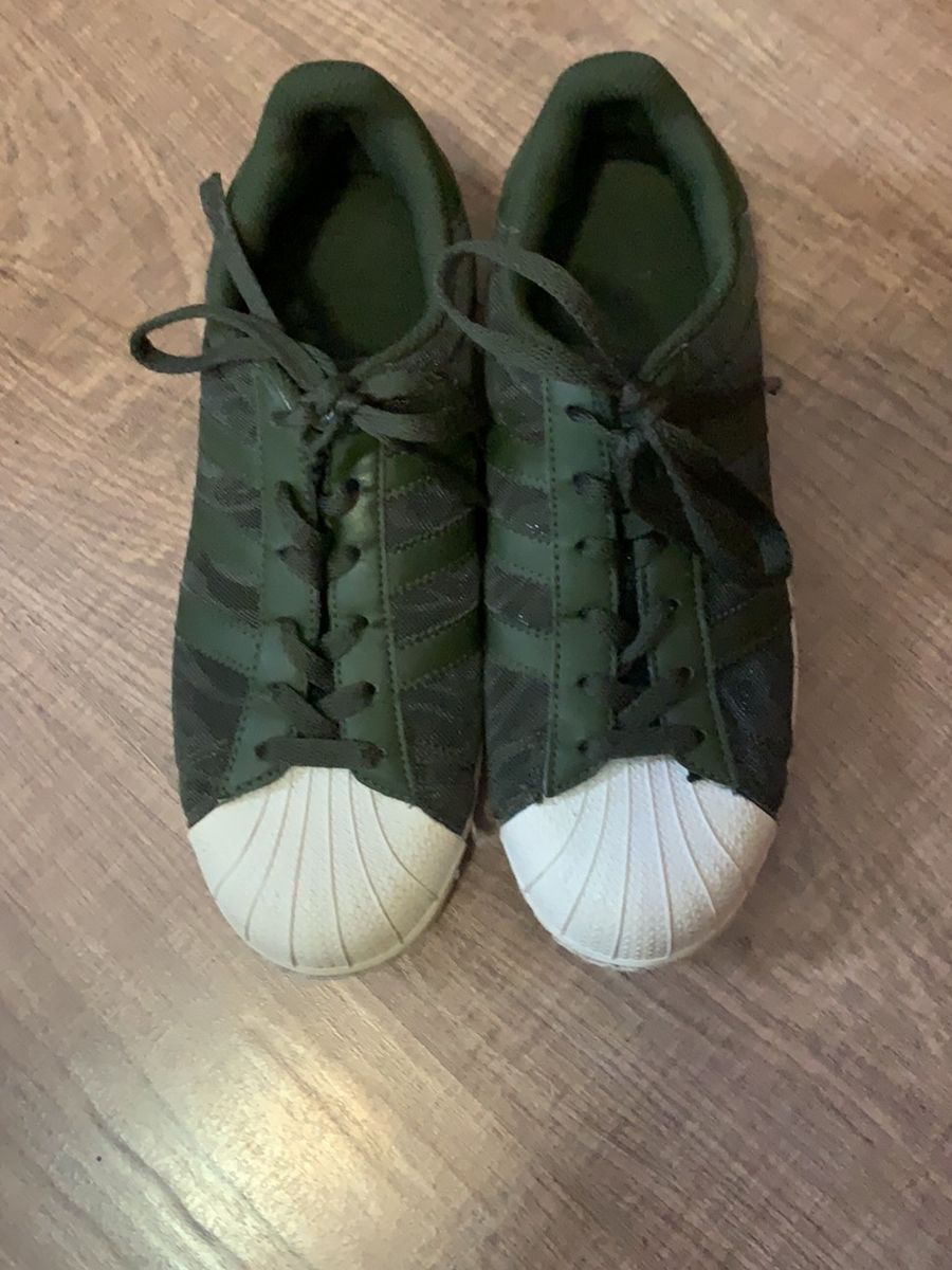 tenis adidas superstar verde militar