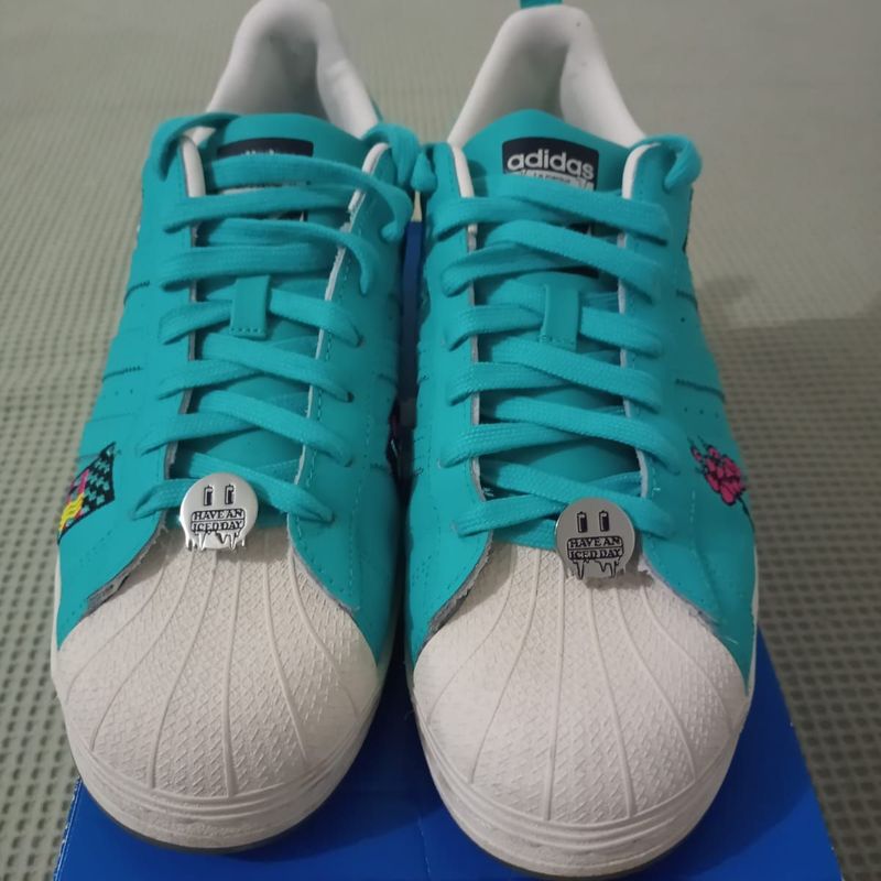 T nis Adidas Superstarxarizona
