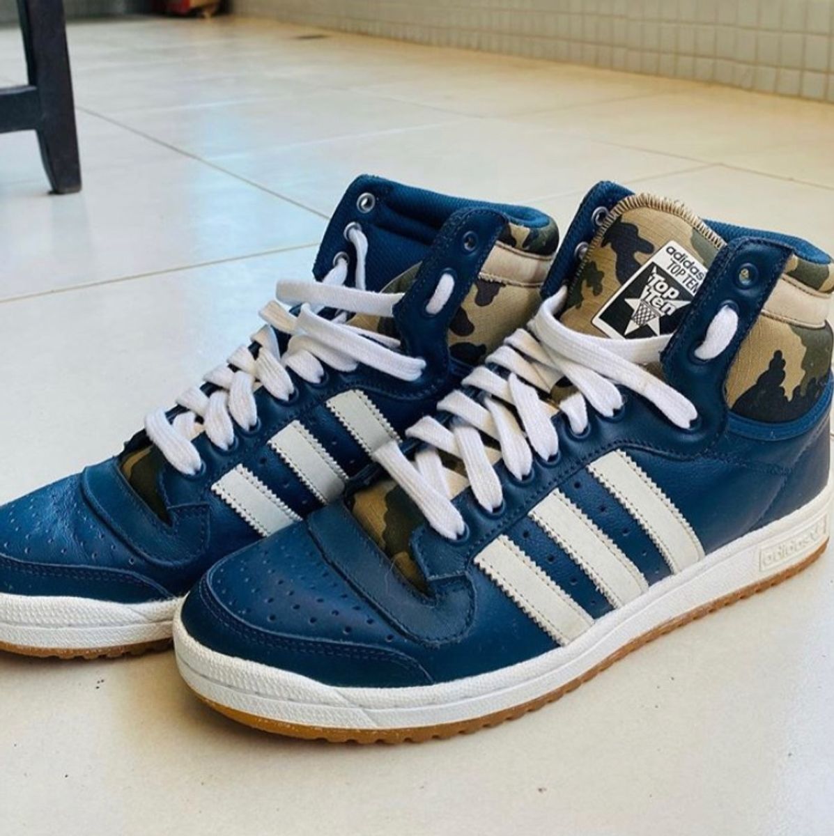 tenis camuflado azul