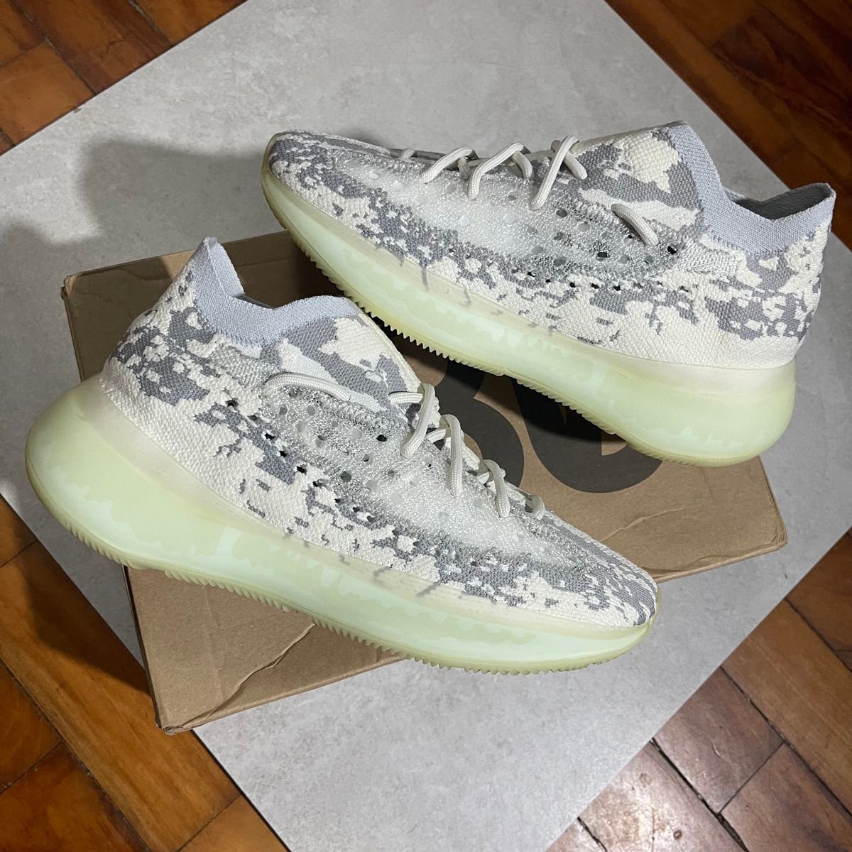 tenis yeezy alien