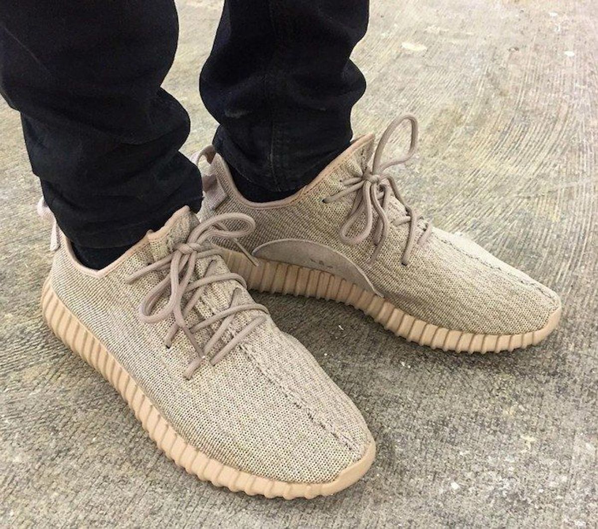 yeezy bege