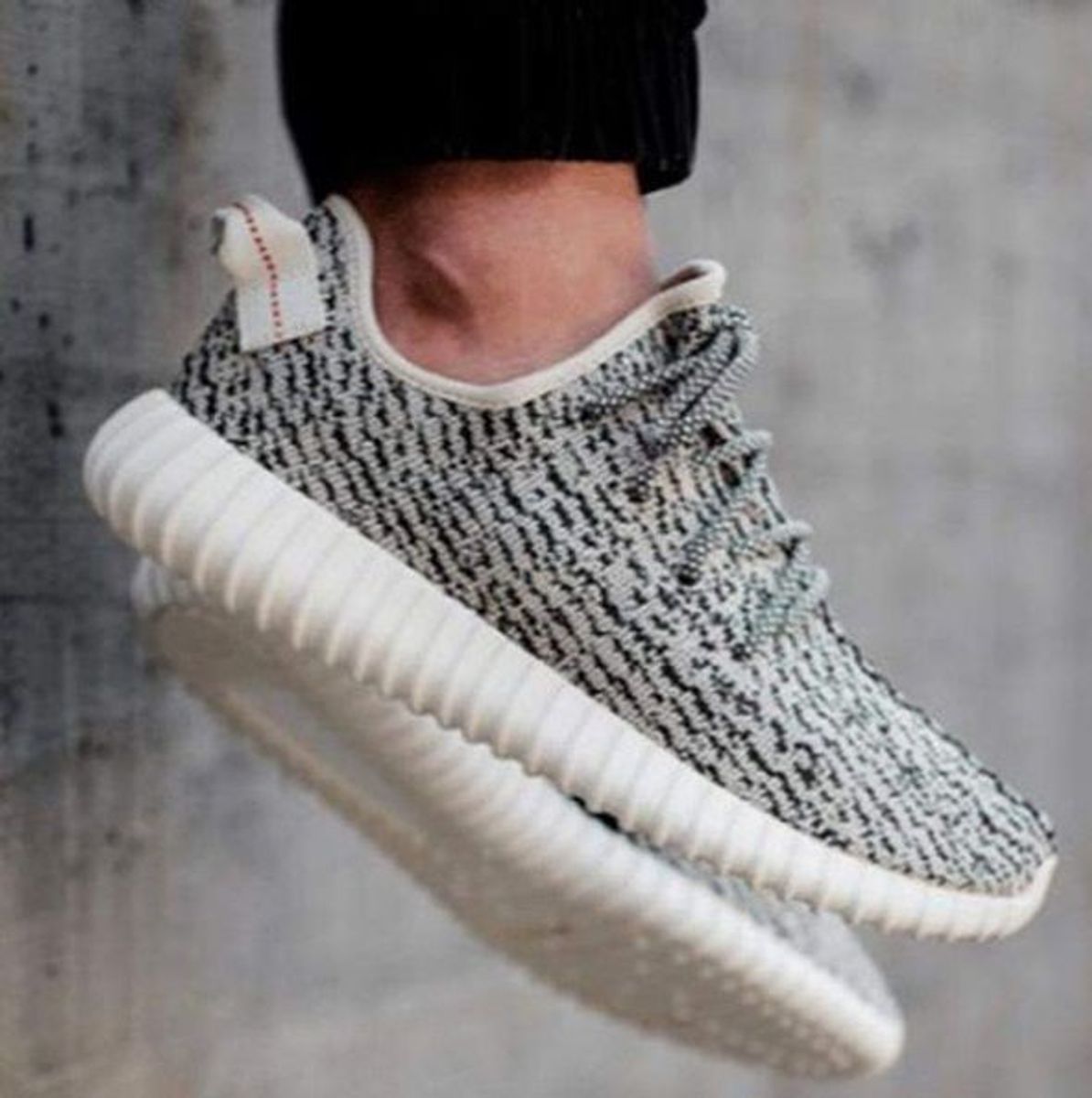 yeezy boost cinza