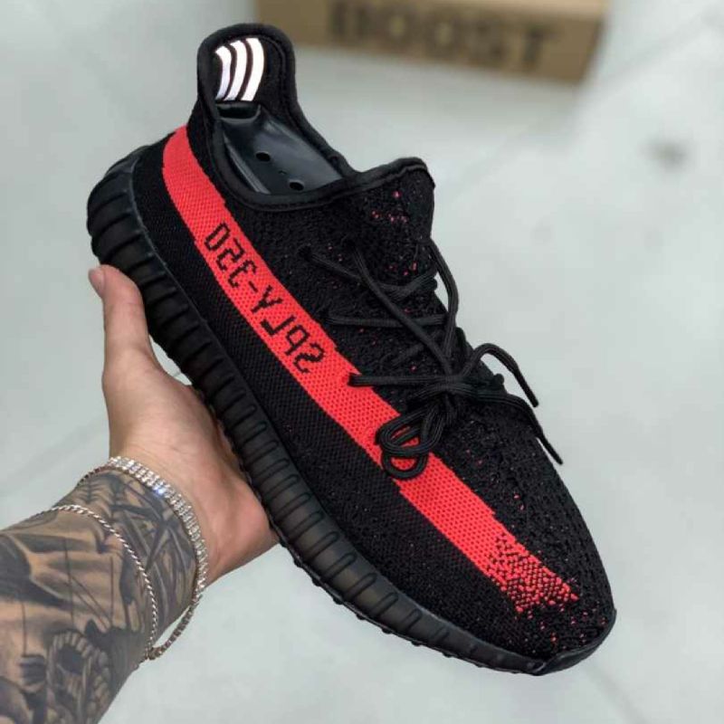 Adidas yeezy preto e vermelho hotsell