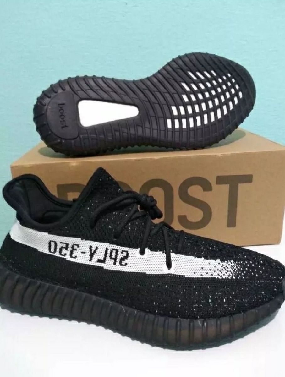 yeezy boost branco e preto