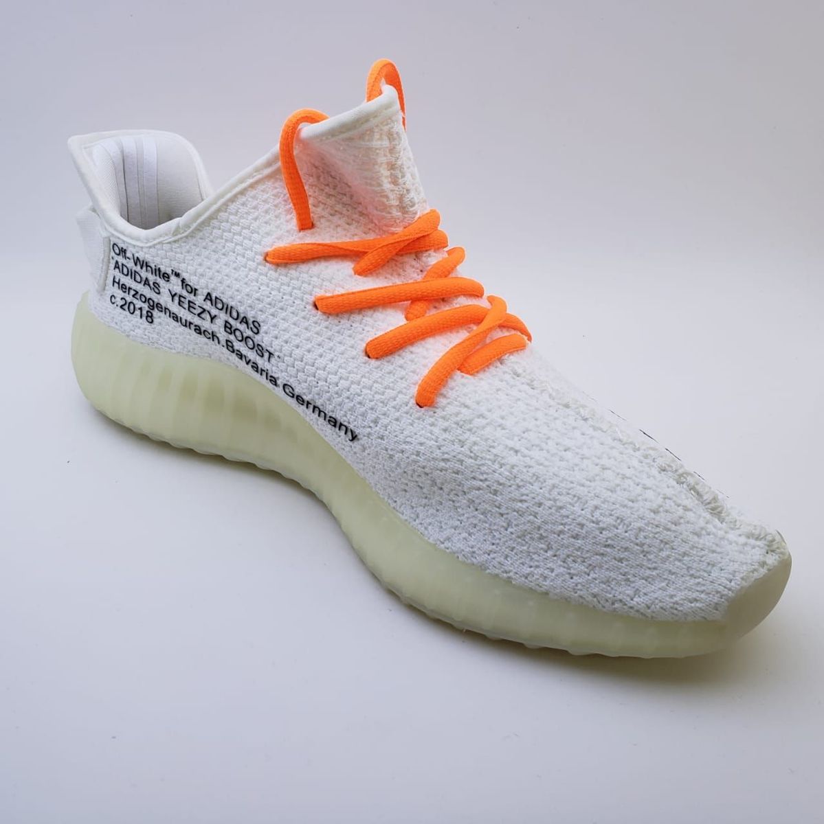 tenis yeezy off white