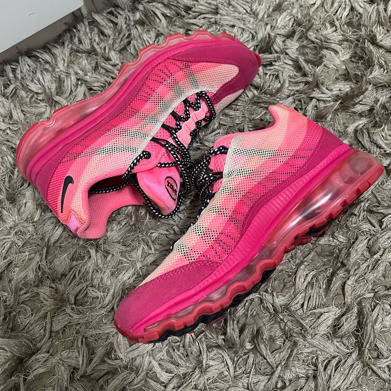 Womens pink sale nike air