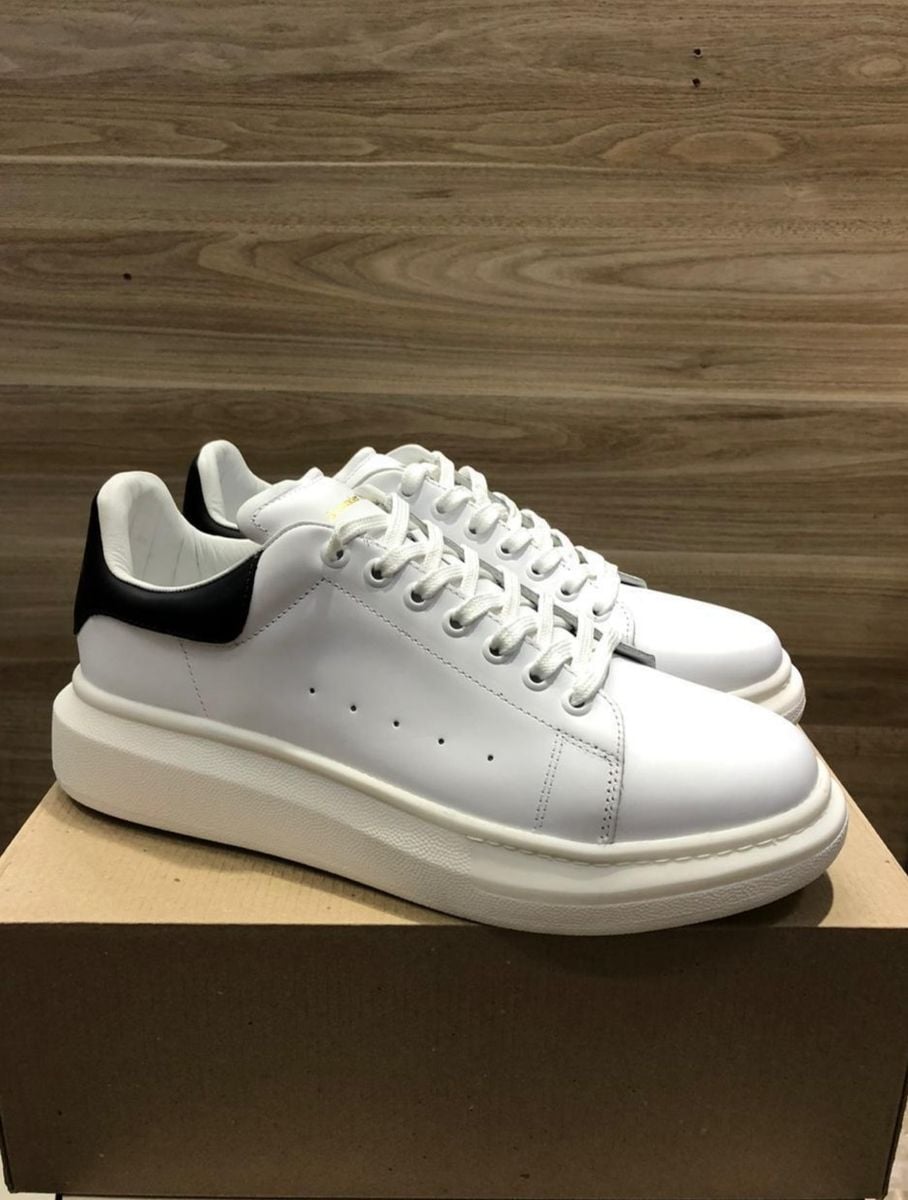 tenis alexander mcqueen preto