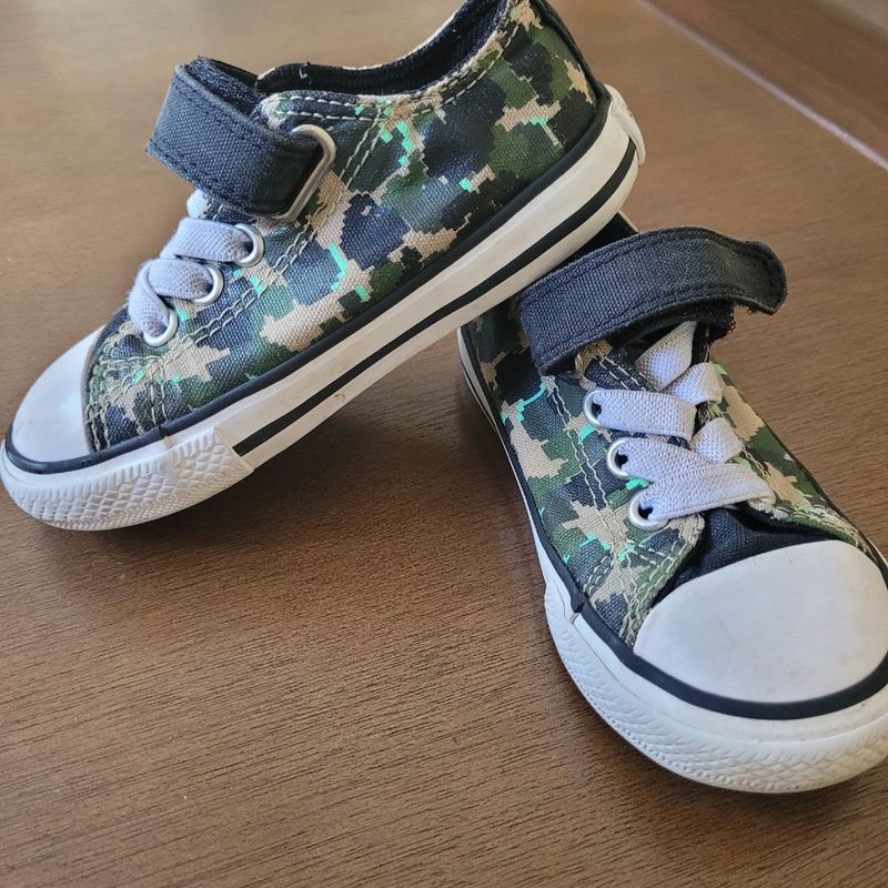 Tenis all best sale star camuflado