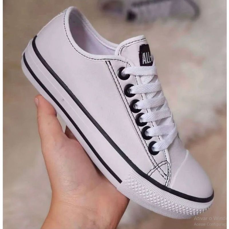 Tênis All Star Converse Chuck Taylor Branco de Couro Usado Na