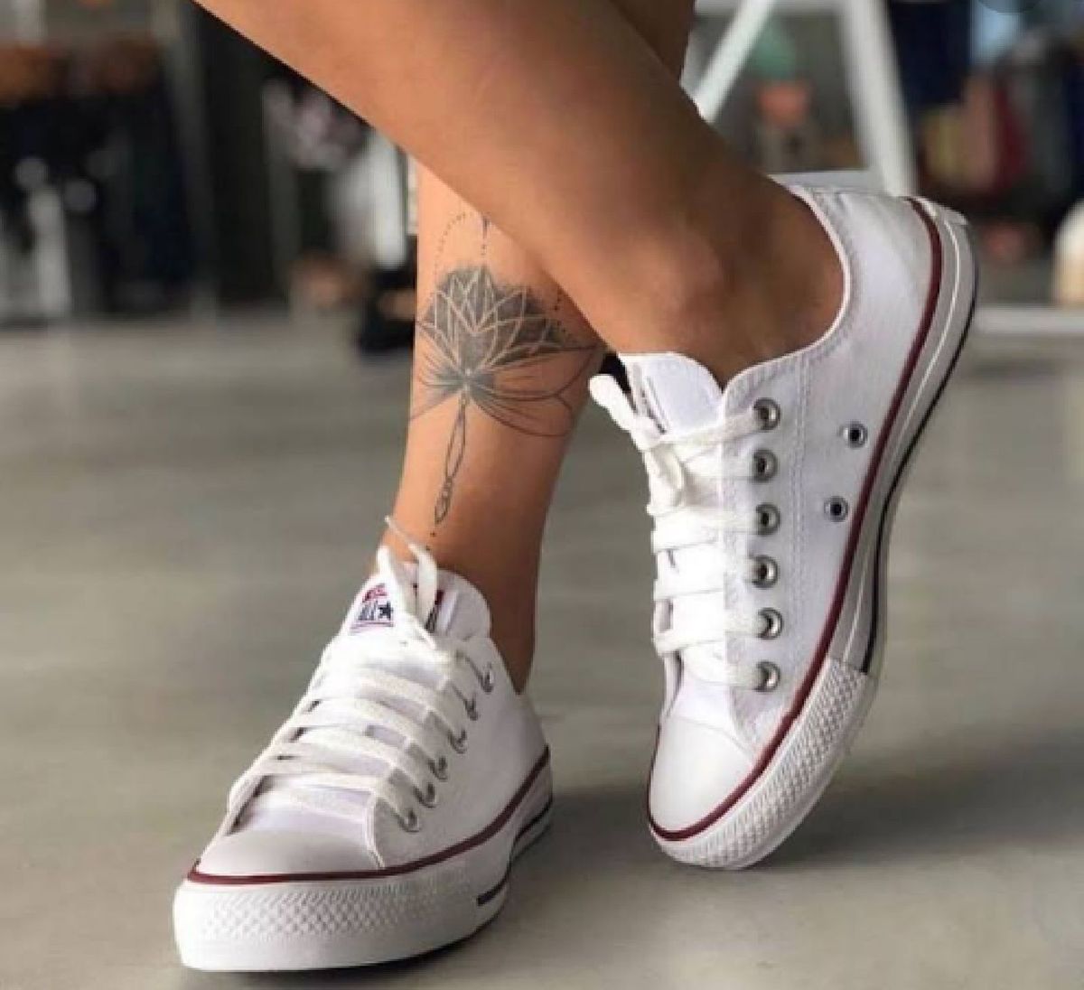 tenis branco bonito