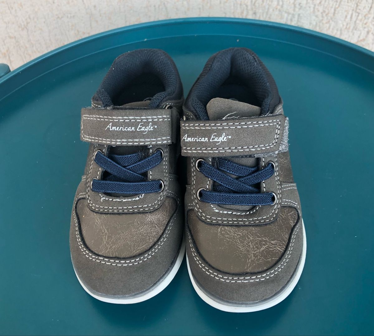 Chaussures American Eagle Pour Fille - Taille Jeunesse 2 - Gris - Style Flats - Neuf Avec Emballage