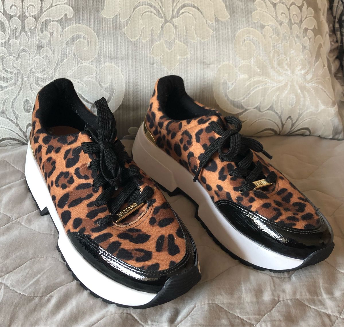 tenis animal print vizzano