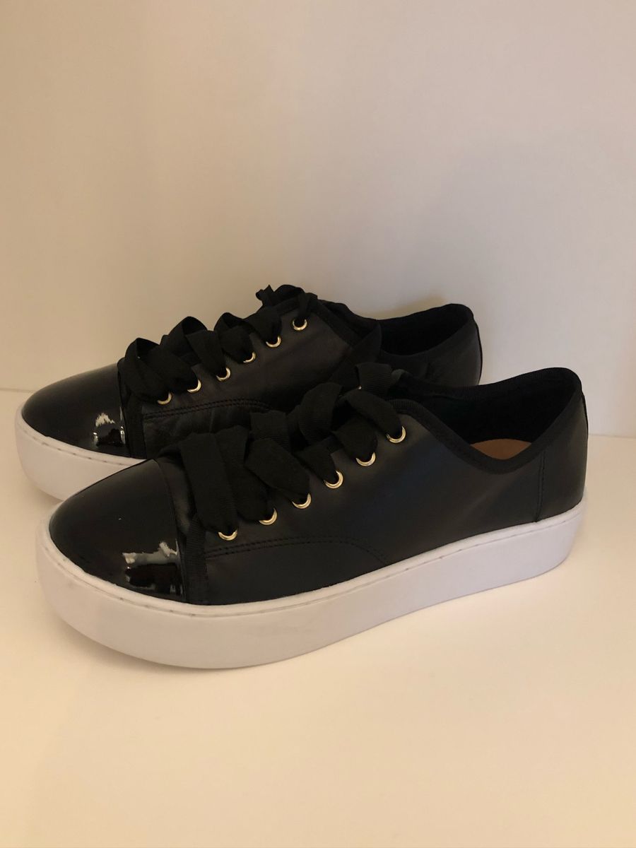 tenis preto arezzo