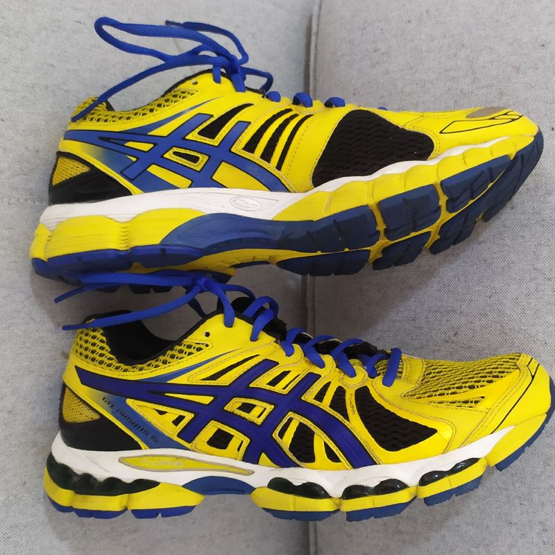 Asics amarelo hot sale e azul