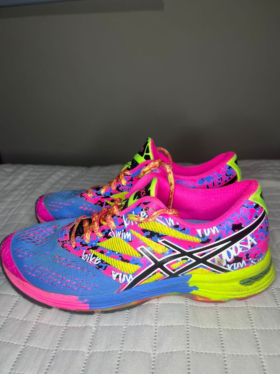 Tenis asics hot sale feminino neon