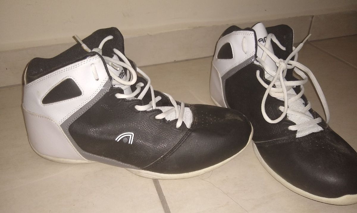 tenis de basquete adams