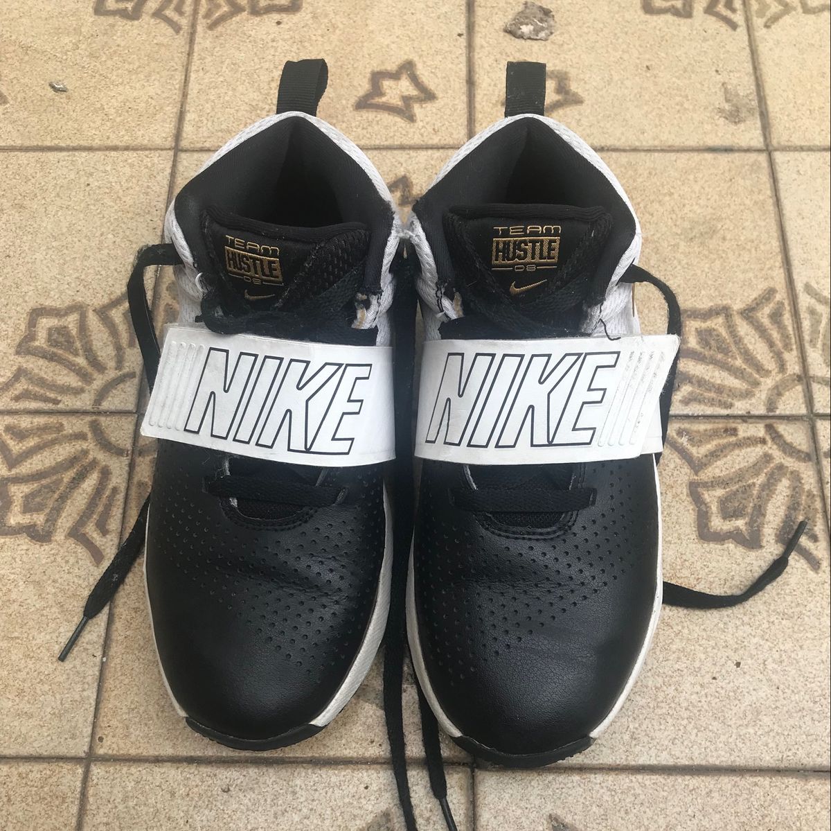 Nike team hustle store d8 black