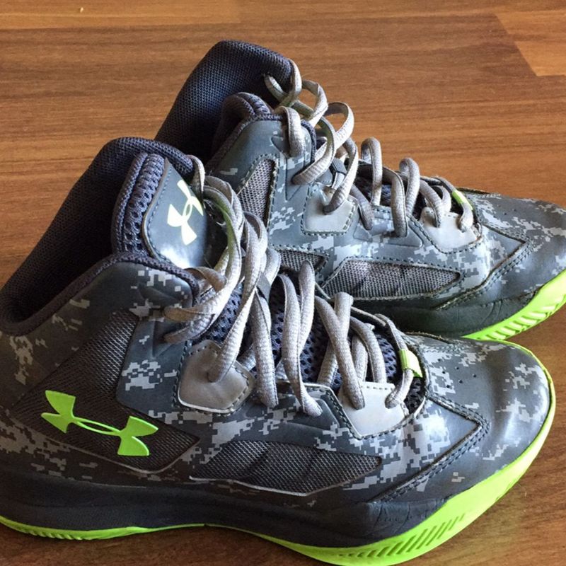 Tenis Basquete Under Armour Chumbo Rajado com Amarelo Calçado Infantil  para Meninos Under Armour Usado 27939234 enjoei