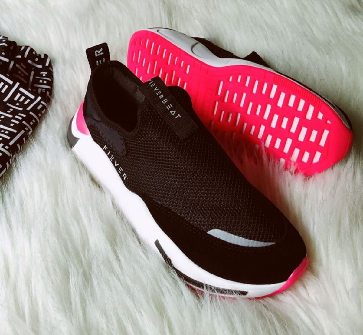 tenis slip on fiever